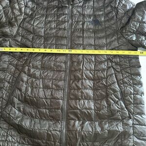 The North Face Men's Puffer Jacket - Olive